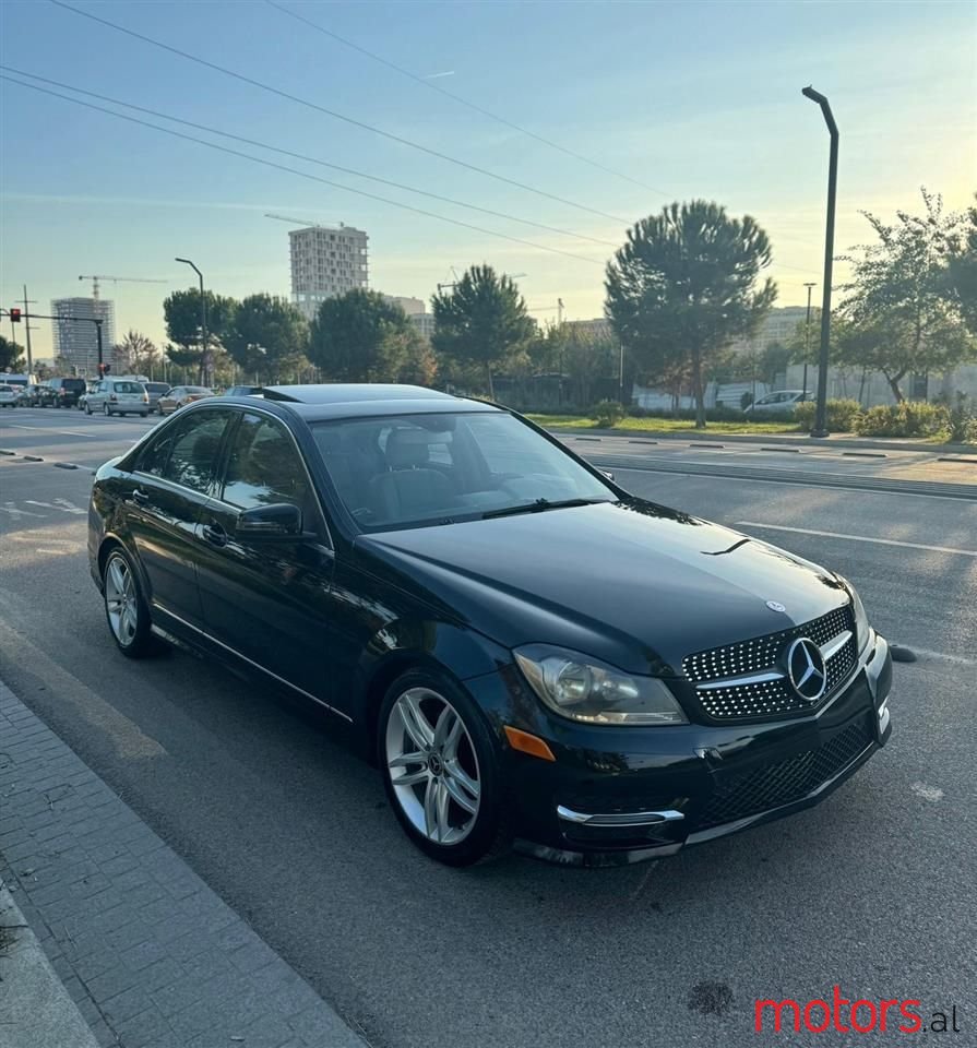 2012' Mercedes-Benz C 300 photo #6