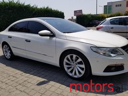 2010' Volkswagen Passat photo #2