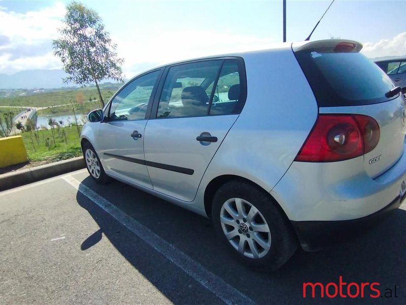 2005' Volkswagen Golf photo #2