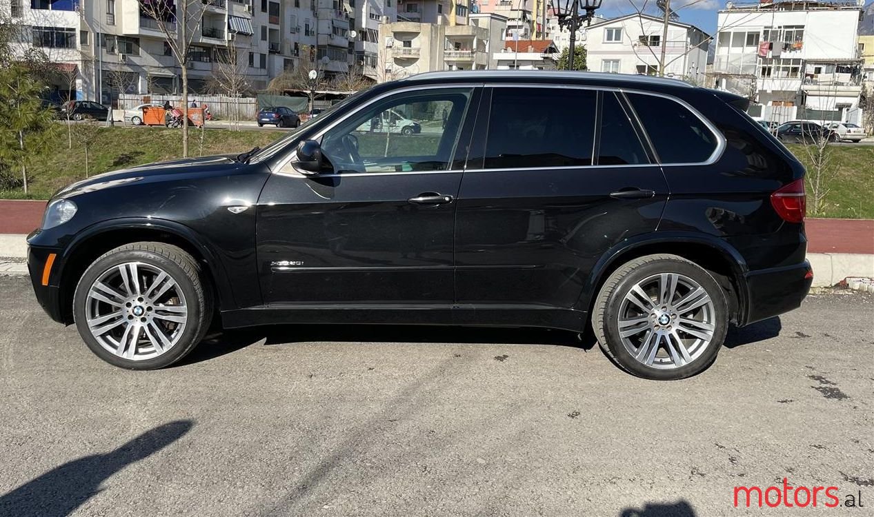 2011' BMW X5 photo #1