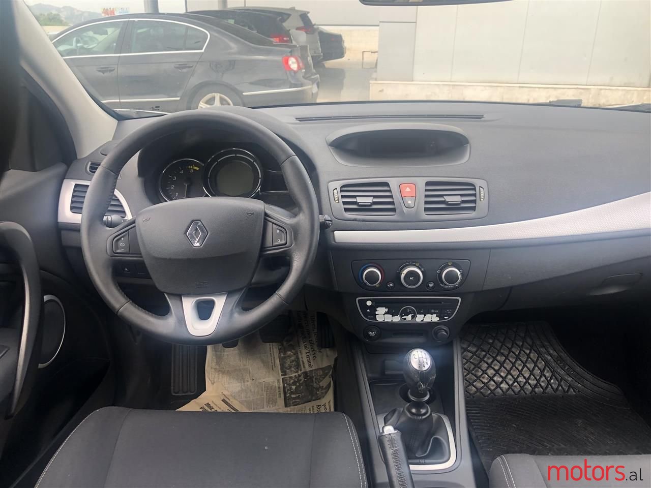 2010' Renault Megane photo #6