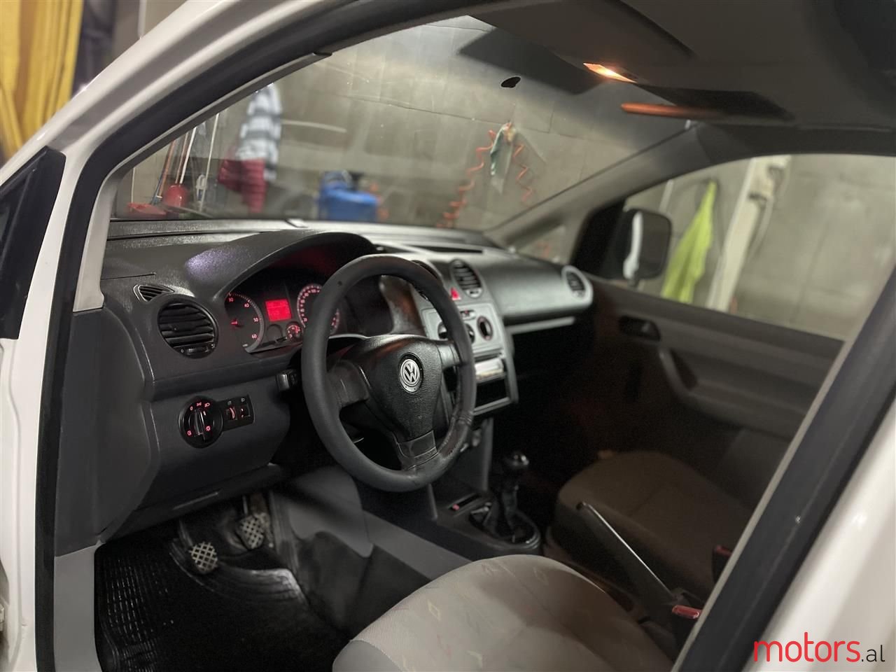 2009' Volkswagen Caddy photo #3