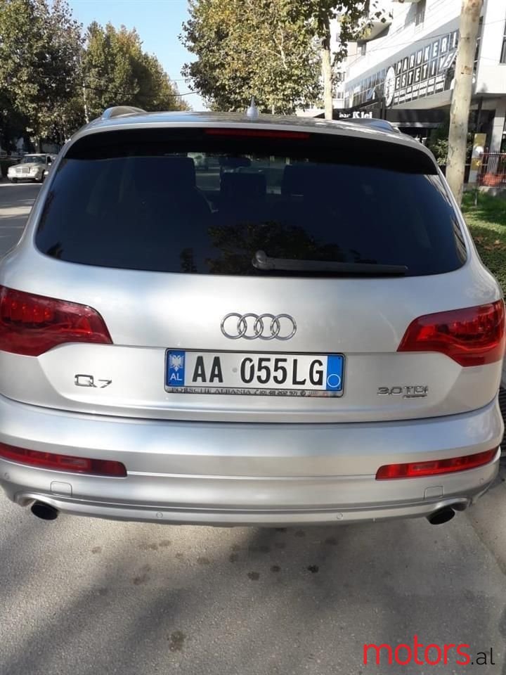 2011' Audi Q7 photo #2