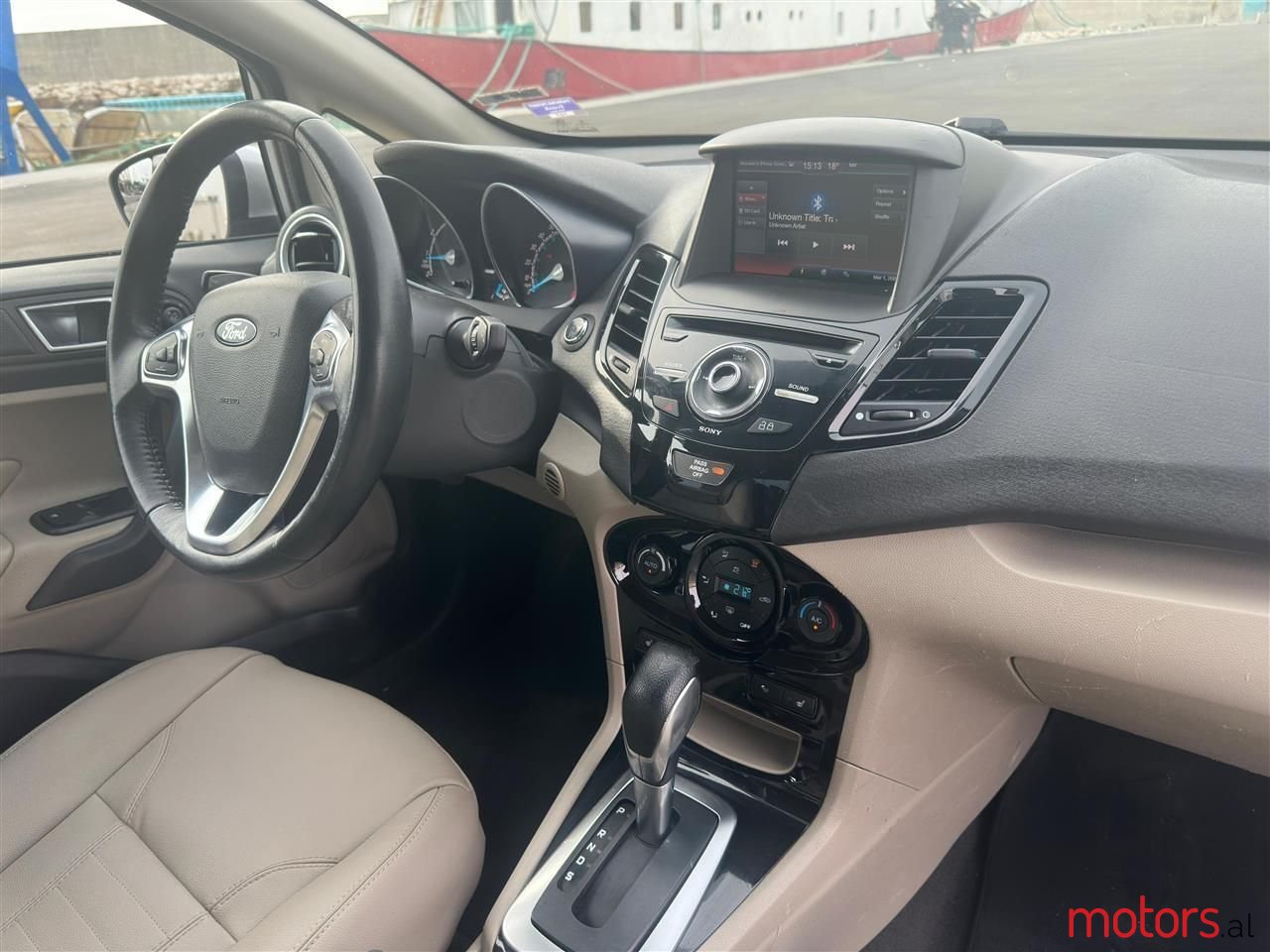 2015' Ford Fiesta photo #3