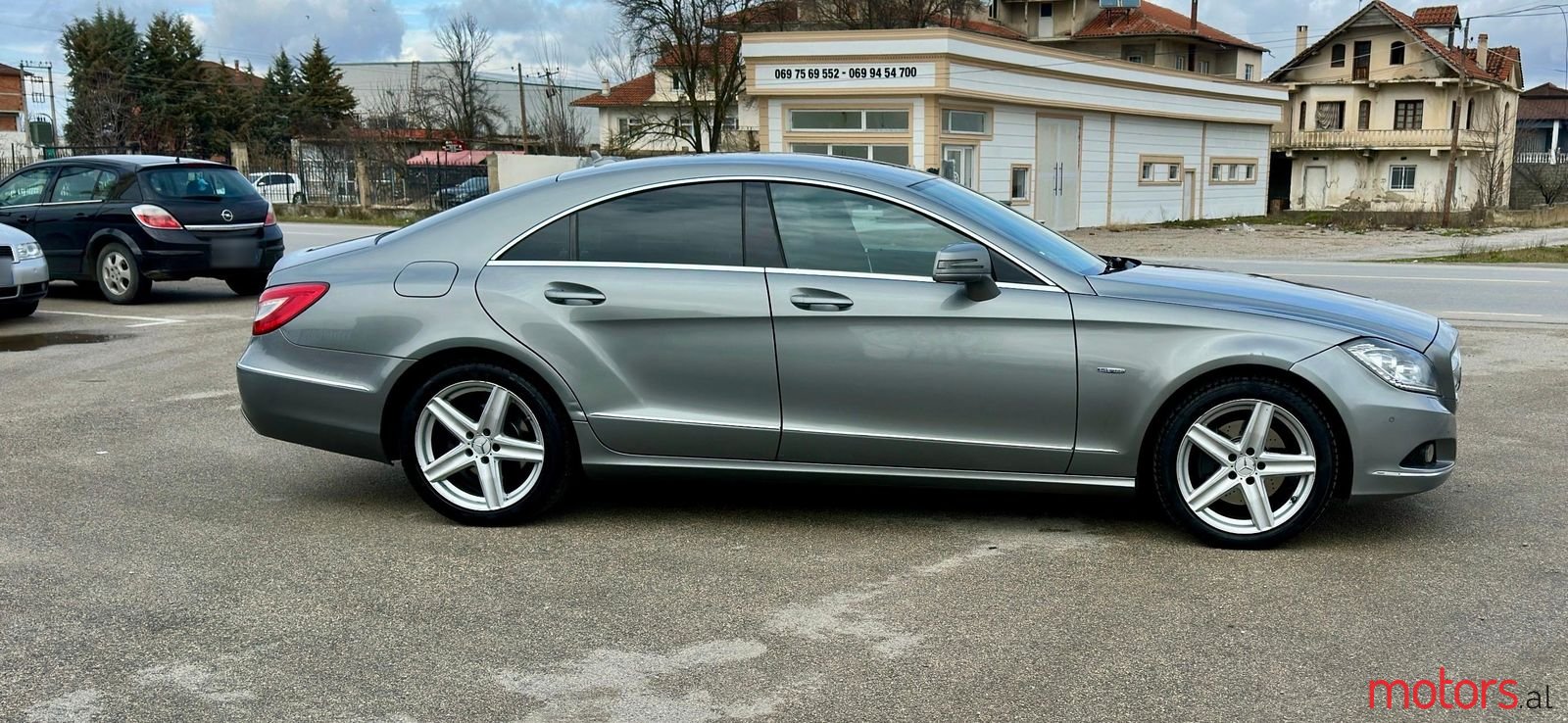 2011' Mercedes-Benz CLS 350 photo #2