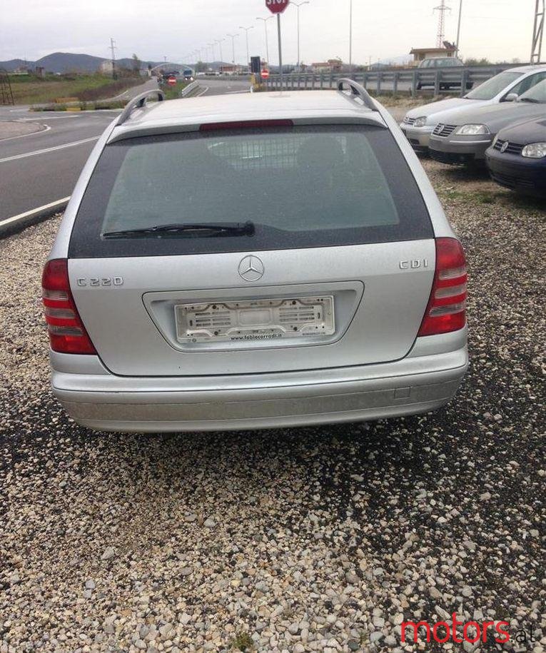 2004' Mercedes-Benz C 220 photo #2