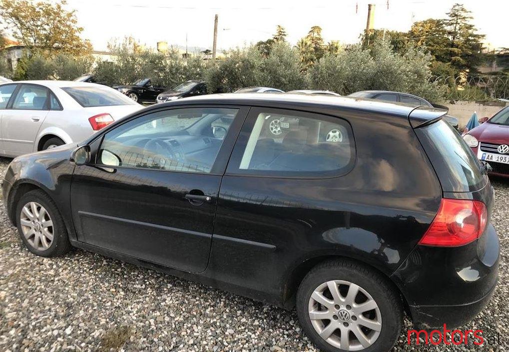 2004' Volkswagen Golf photo #1