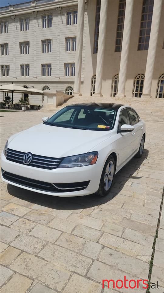 2013' Volkswagen Passat photo #3