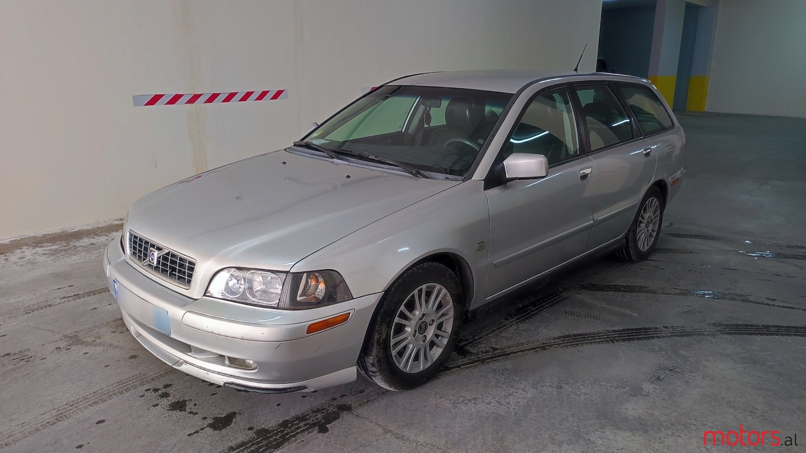 2004' Volvo V40 photo #1