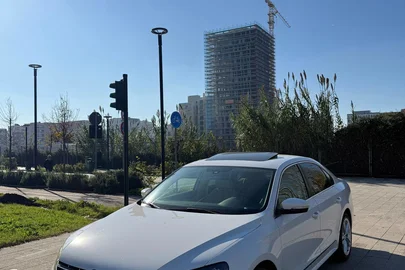 2014' Volkswagen Passat