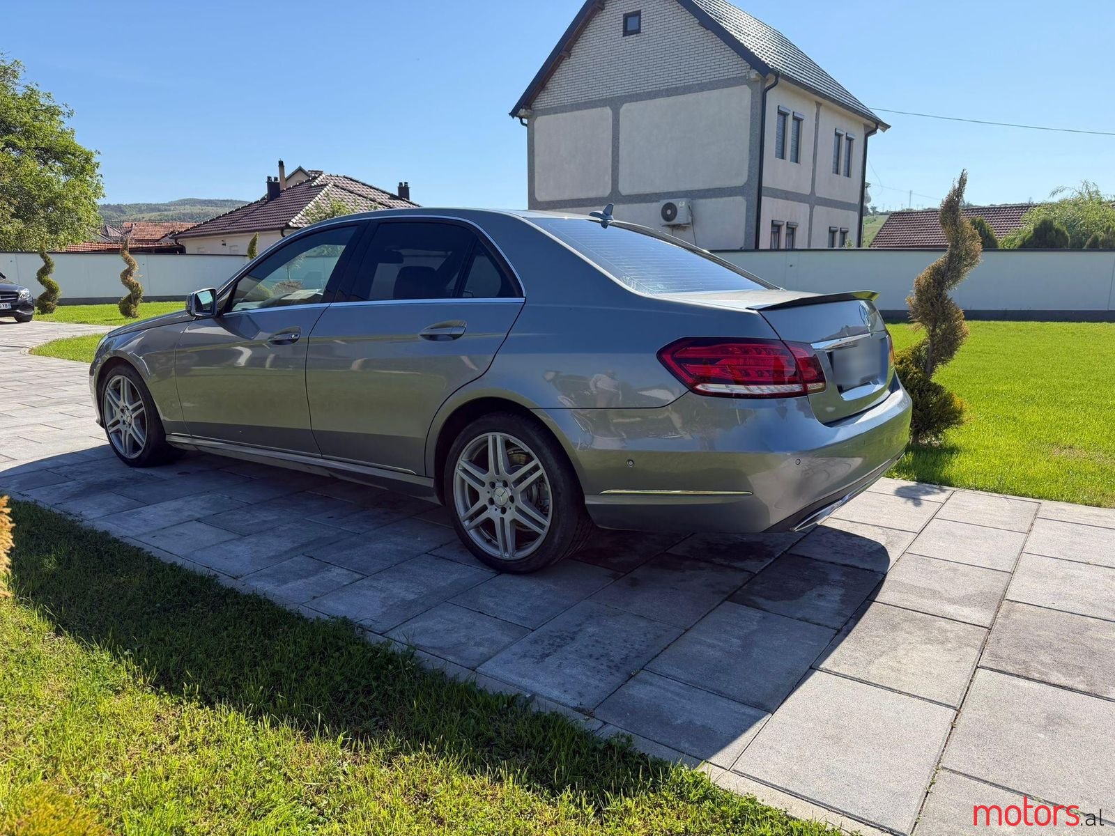 2013' Mercedes-Benz E 220 photo #6