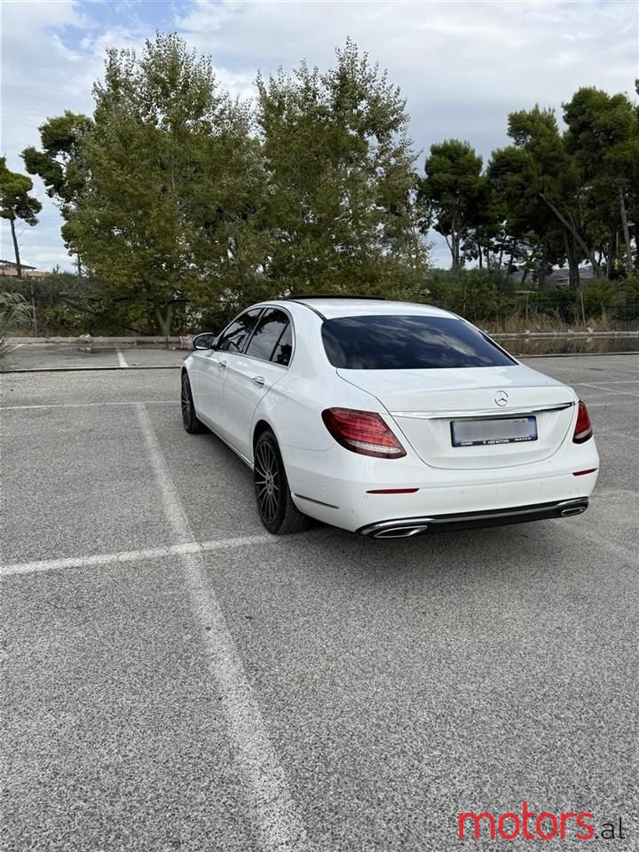 2017' Mercedes-Benz E 220 photo #4