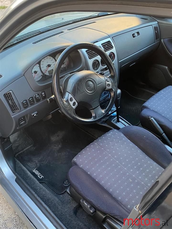 2003' Daihatsu Sirion photo #3