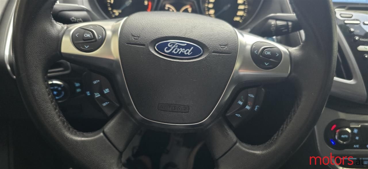 2012' Ford Focus photo #5