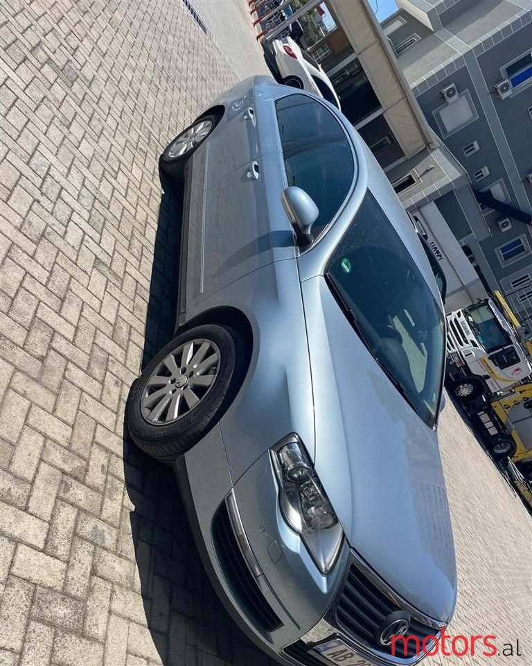 2006' Volkswagen Passat photo #6