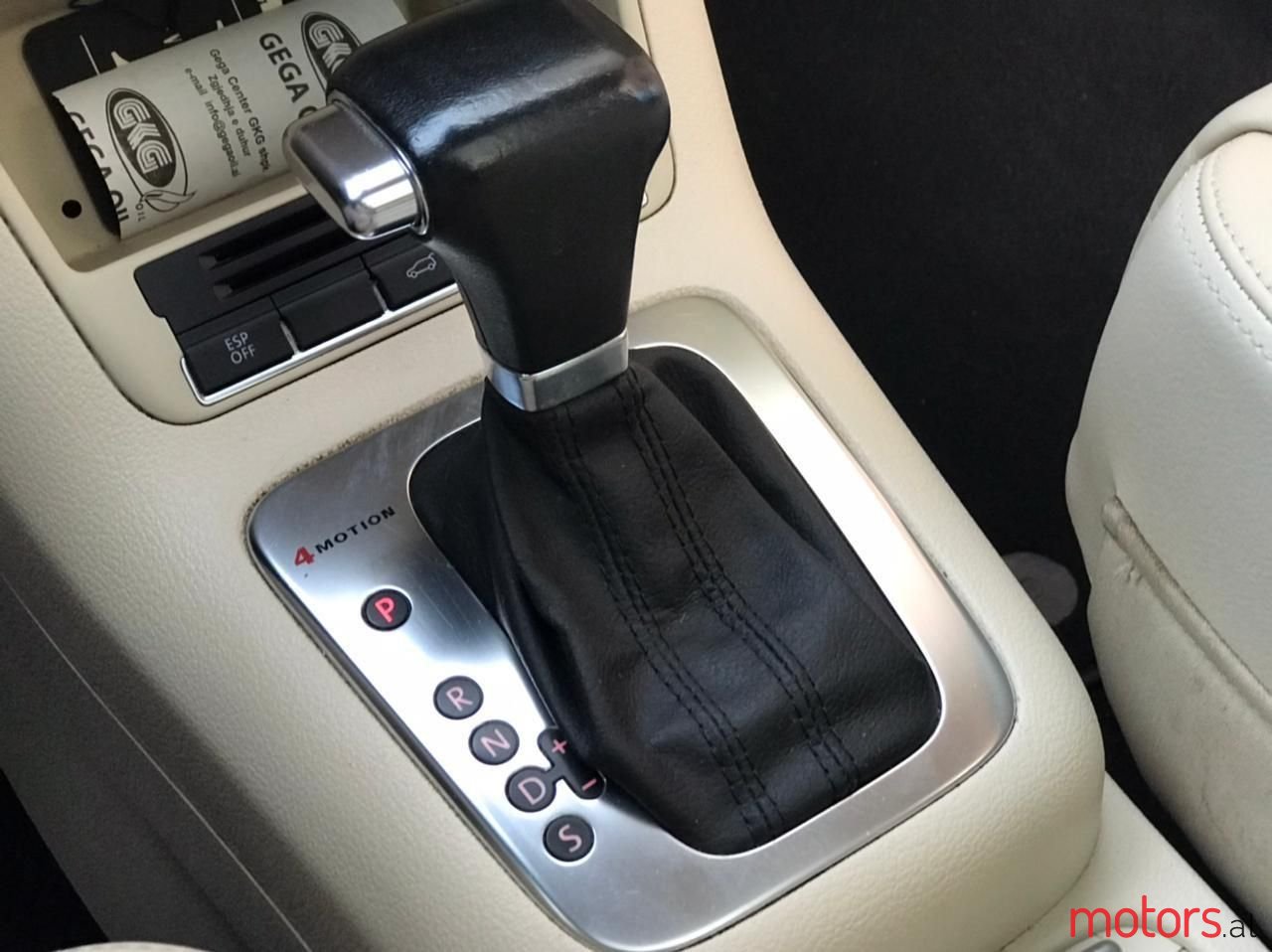 2010' Volkswagen Tiguan photo #5