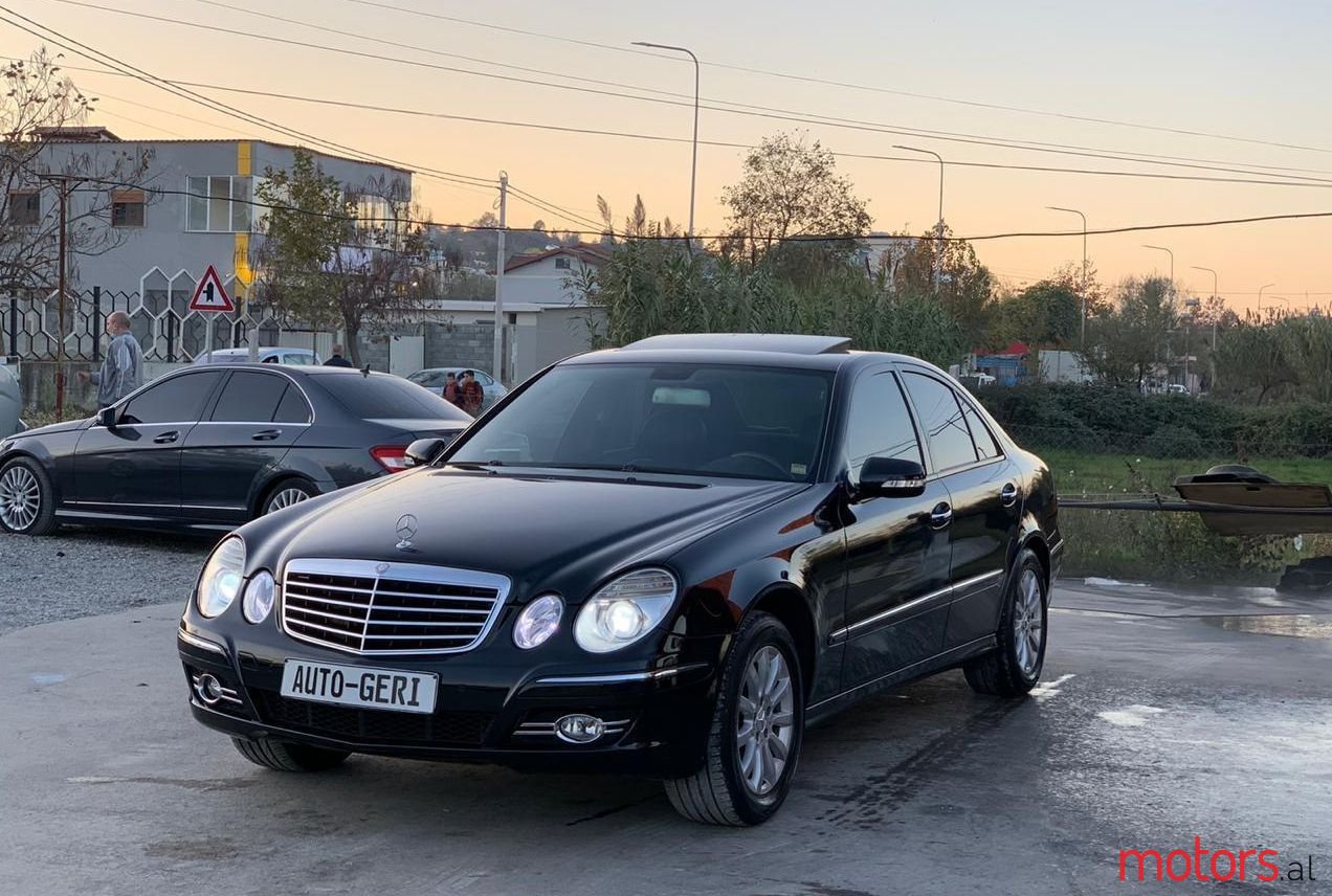 2007' Mercedes-Benz E 220 photo #1