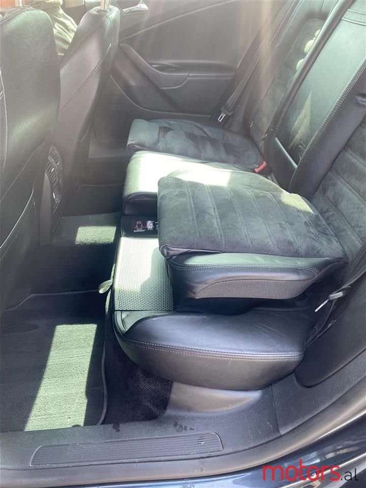 2007' Volkswagen Passat photo #3