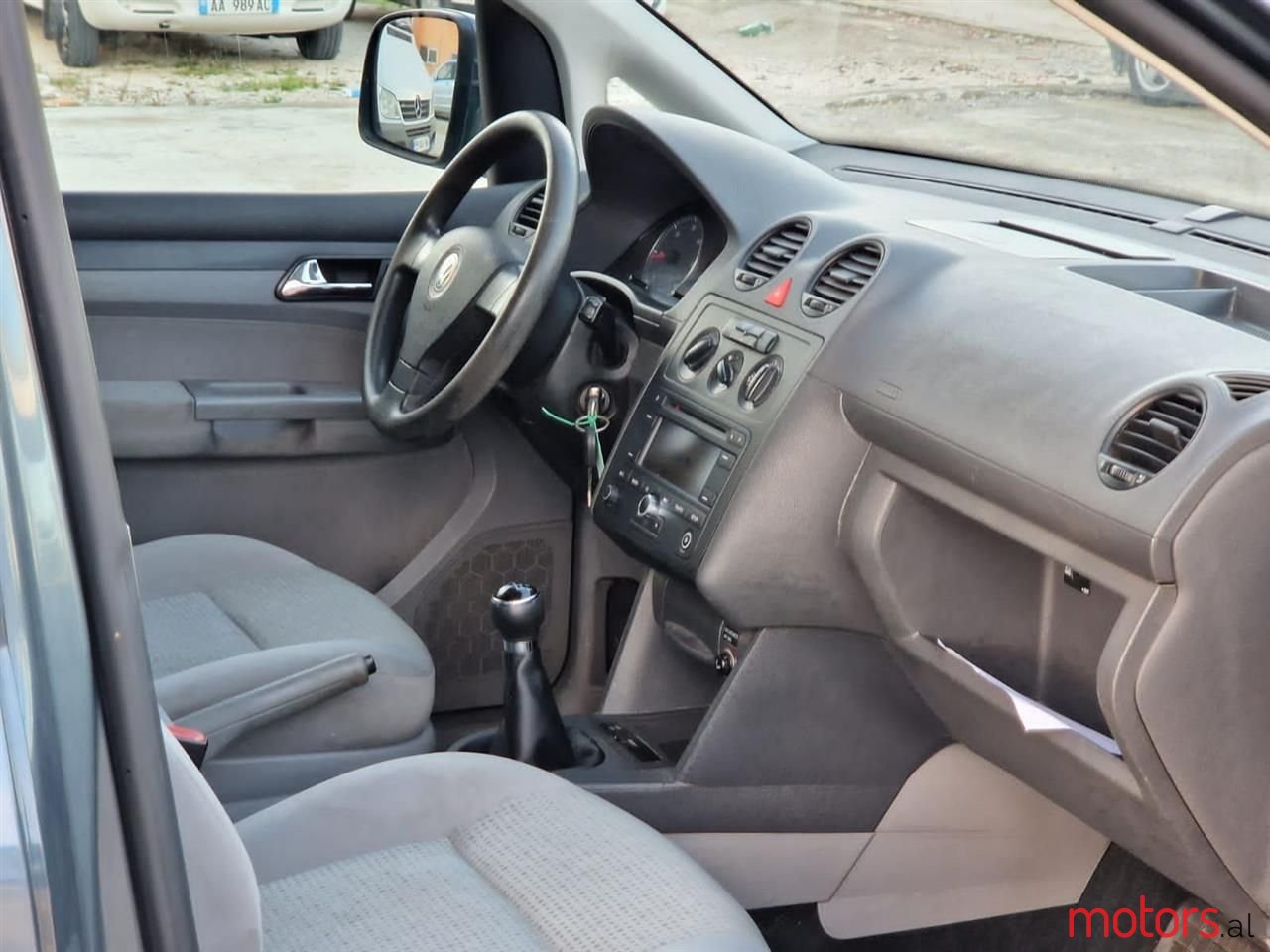 2009' Volkswagen Caddy photo #6