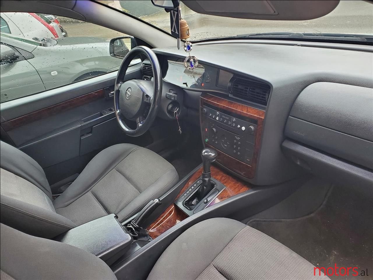 2002' Opel Omega photo #3