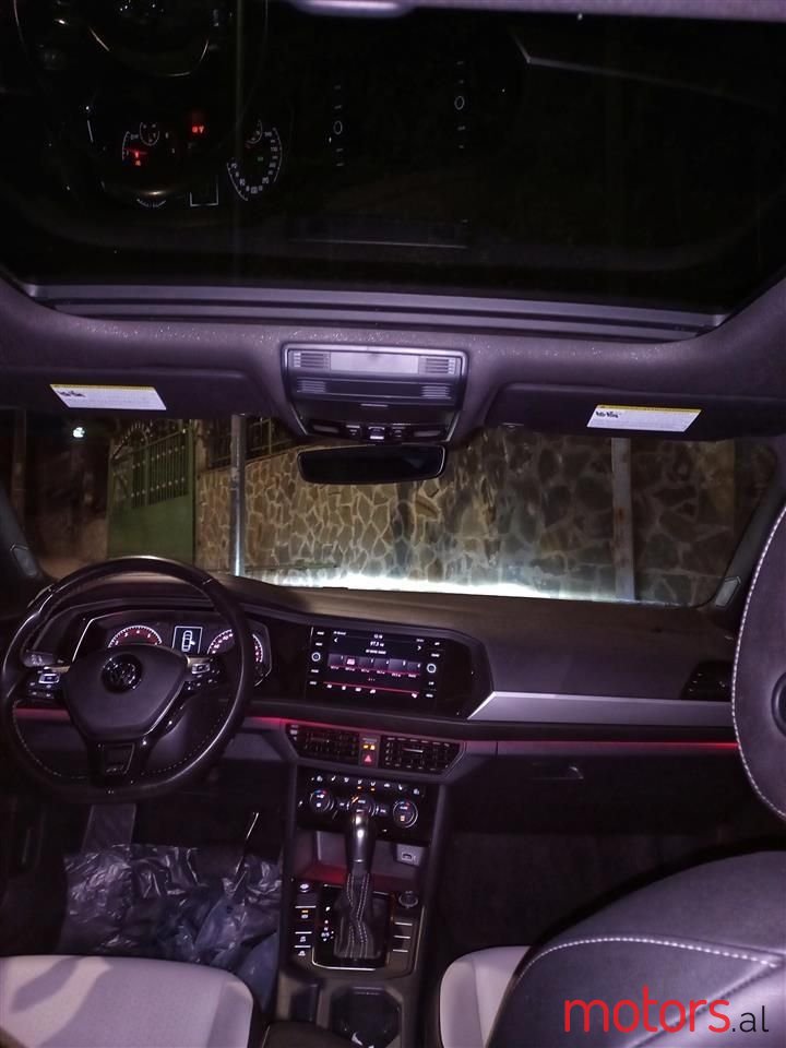 2019' Volkswagen Jetta photo #5