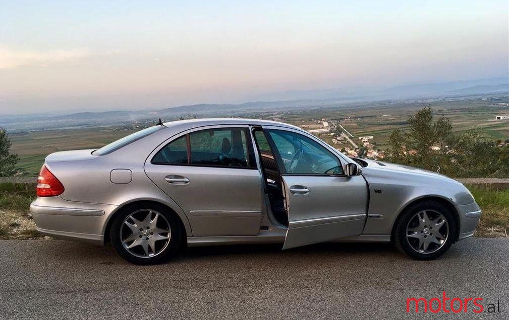 2006' Mercedes-Benz E 300 photo #1