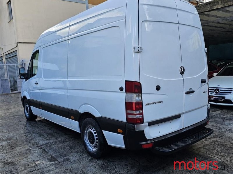 2016' Mercedes-Benz Sprinter photo #2