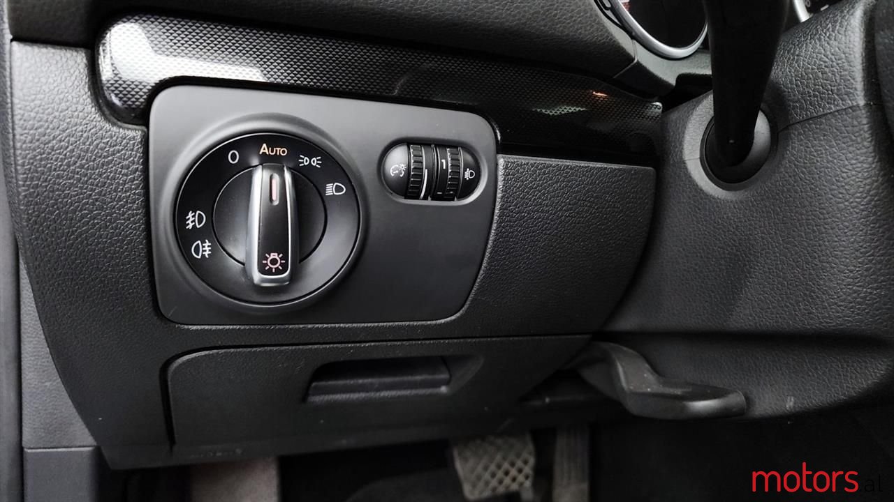 2010' Volkswagen Golf photo #6