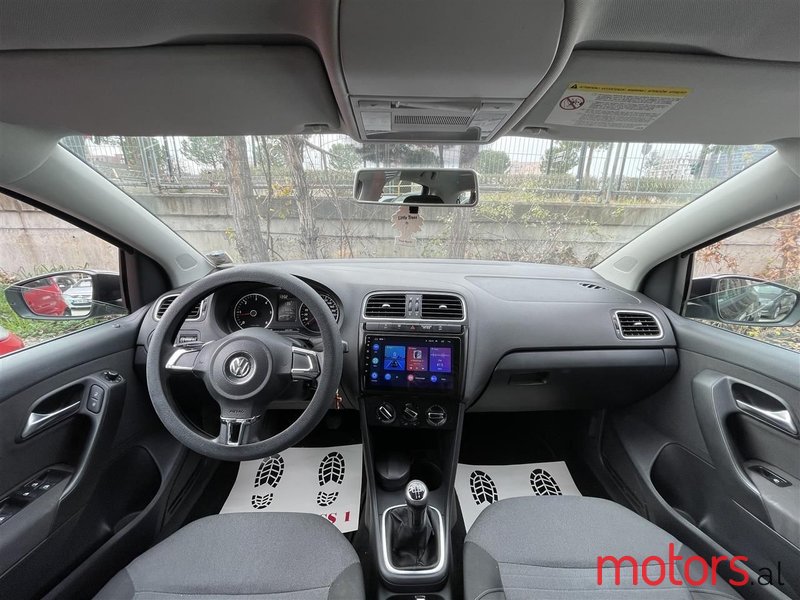 2010' Volkswagen Polo photo #5
