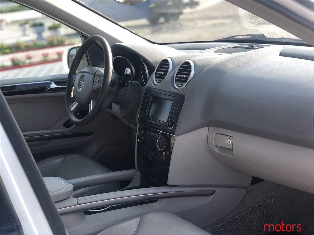 2009' Mercedes-Benz ML 320 photo #3