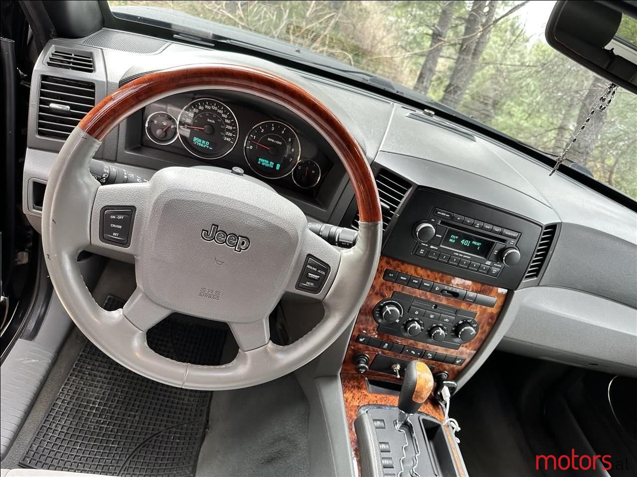 2007' Jeep Grand Cherokee photo #3