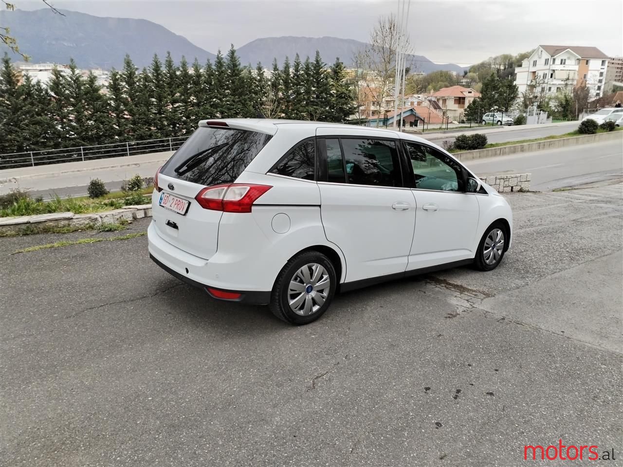 2012' Ford Grand  C-Max photo #1