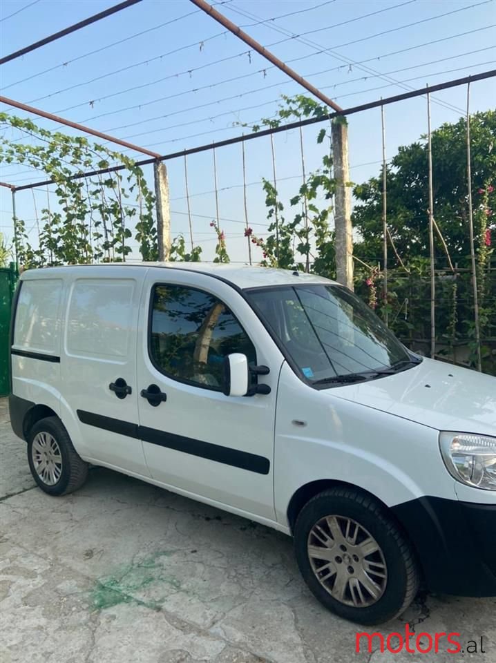 2006' Fiat Doblo photo #2