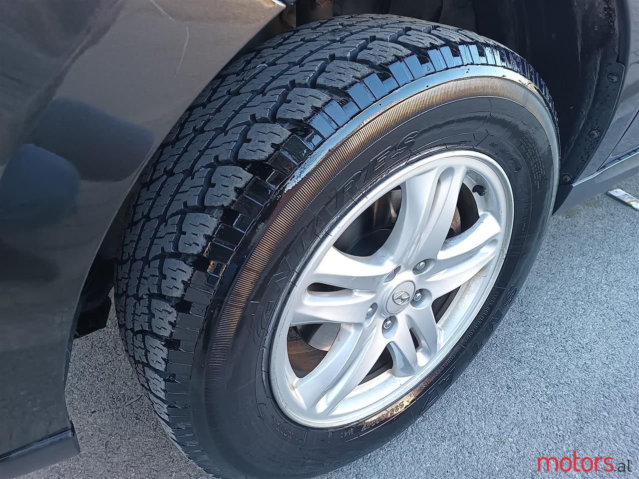 2011' Hyundai Santa Fe photo #2