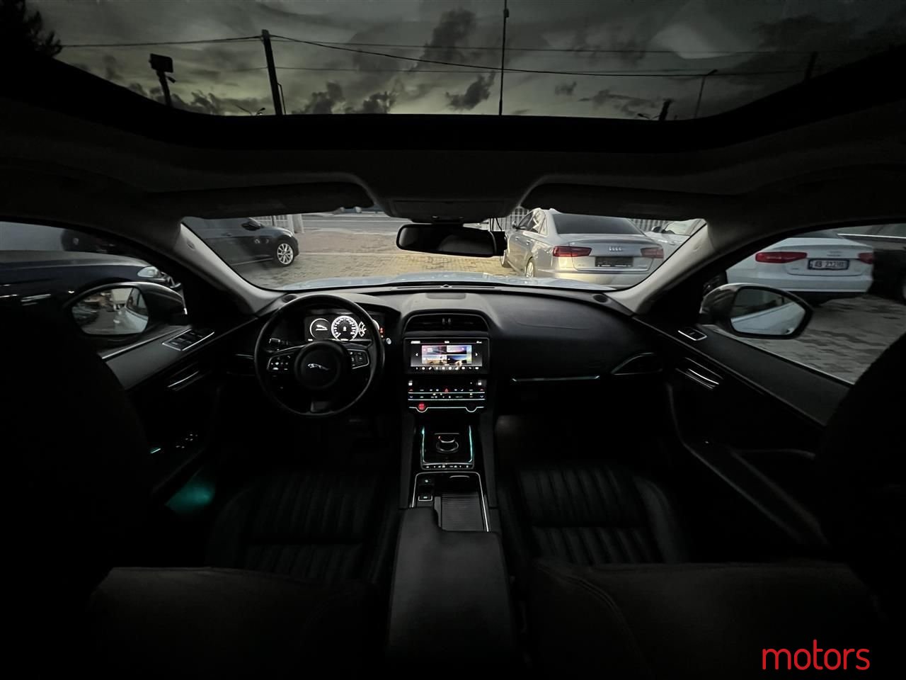 2016' Jaguar F-Pace photo #5