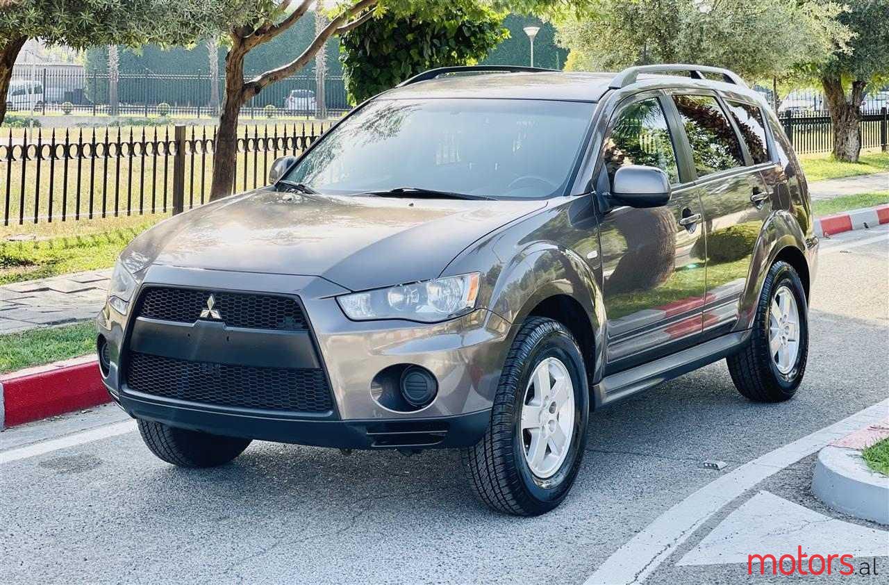 2011' Mitsubishi Outlander photo #3