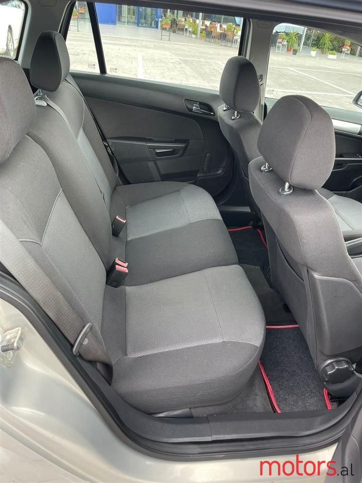 2009' Opel Astra photo #5