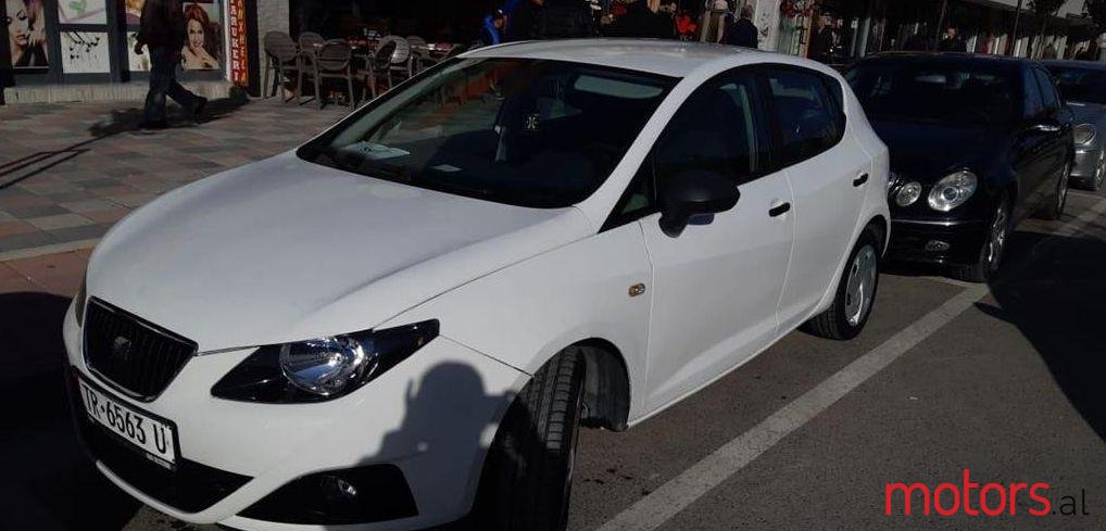 2010' SEAT Ibiza photo #1