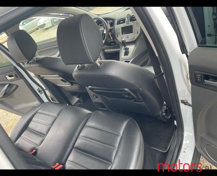 2011' Ford Kuga photo #5