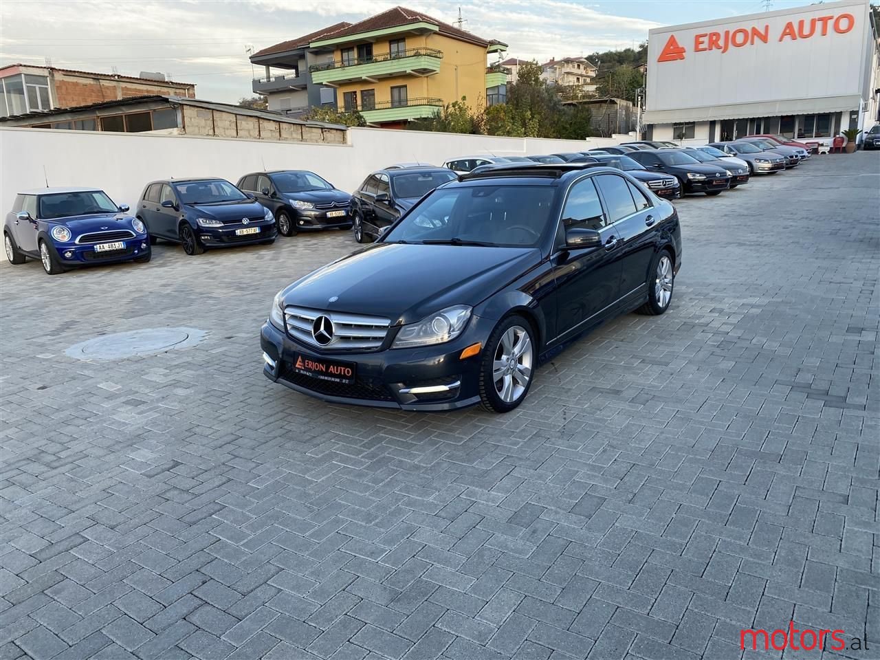 2012' Mercedes-Benz C 300 photo #1