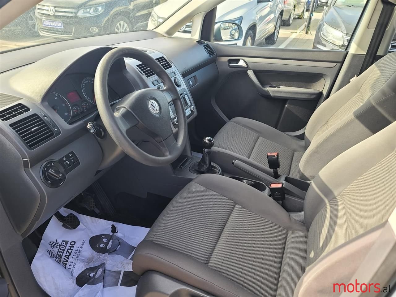 2007' Volkswagen Touran photo #4