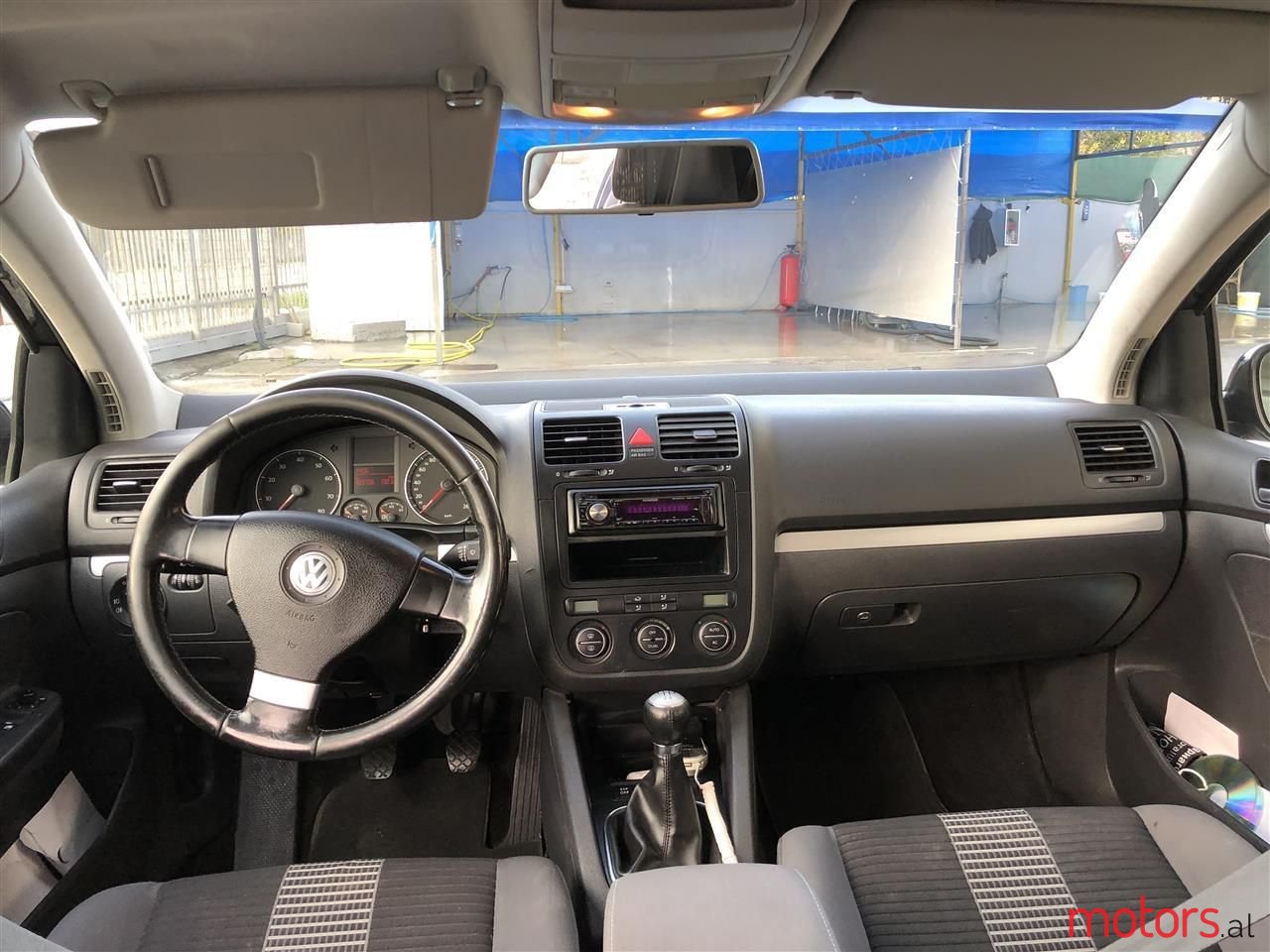 2008' Volkswagen Golf photo #6