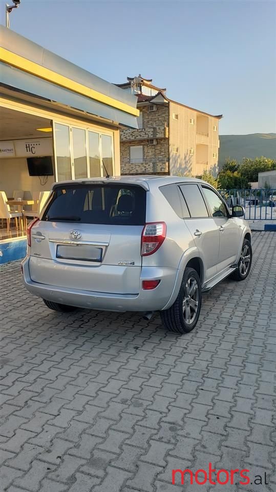 2011' Toyota RAV4 photo #2