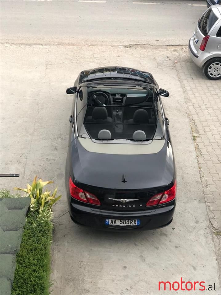 2010' Chrysler Sebring photo #5