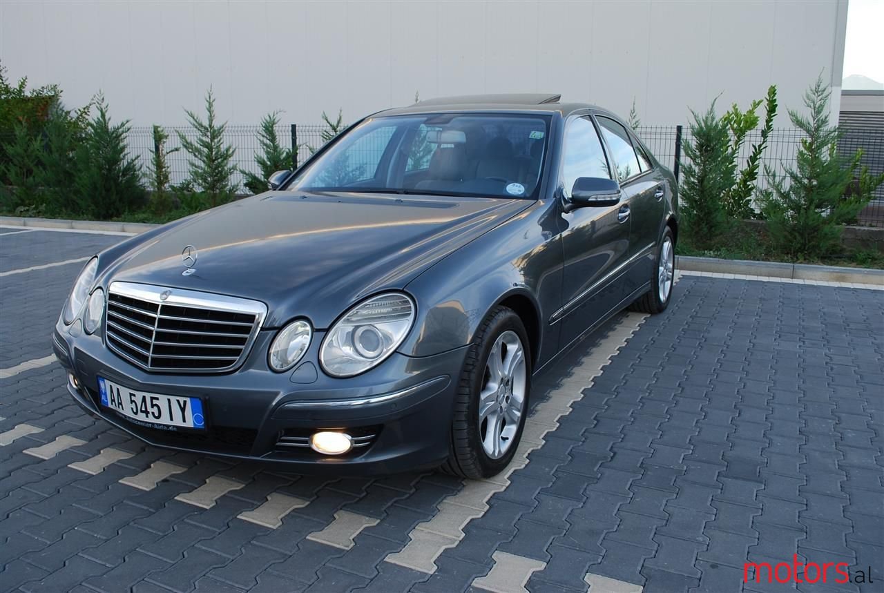 2008' Mercedes-Benz E 320 photo #1