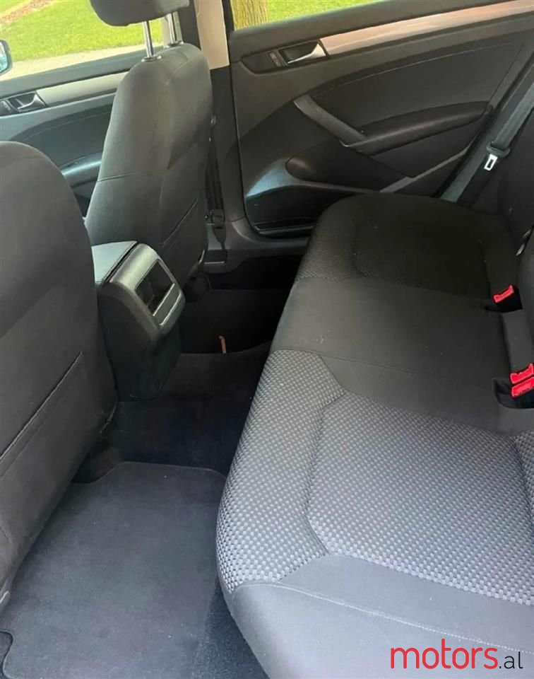 2014' Volkswagen Passat photo #5