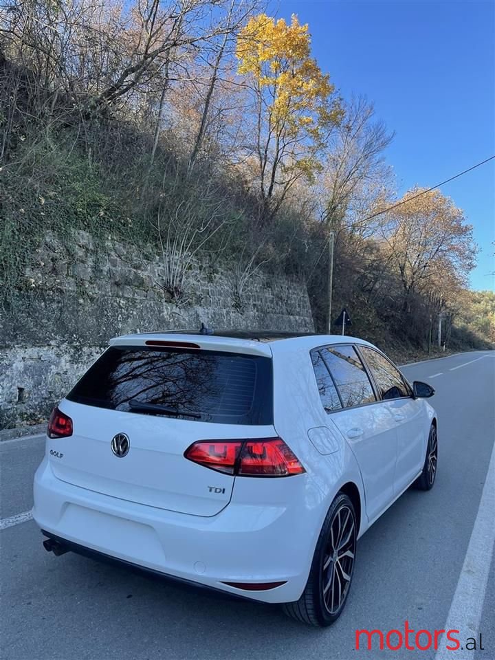 2015' Volkswagen Golf photo #5