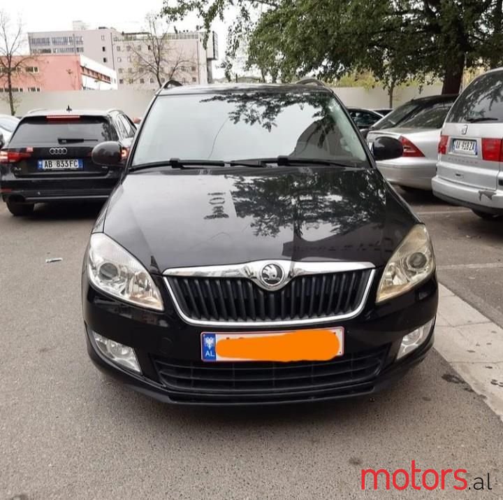 2014' Skoda Fabia photo #3