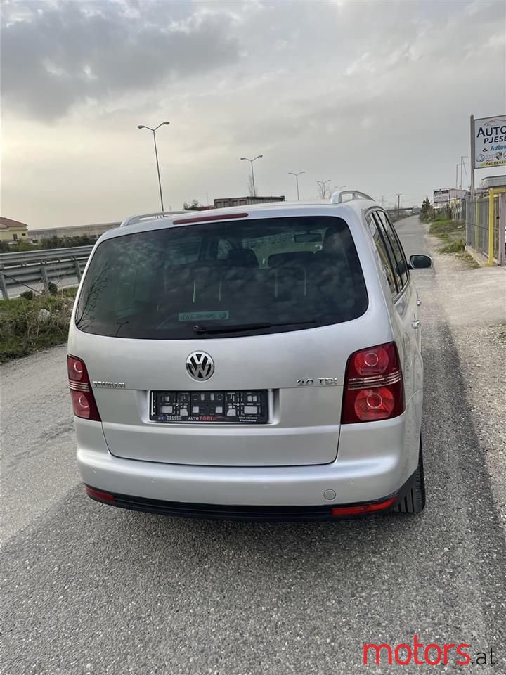 2007' Volkswagen Touran photo #4