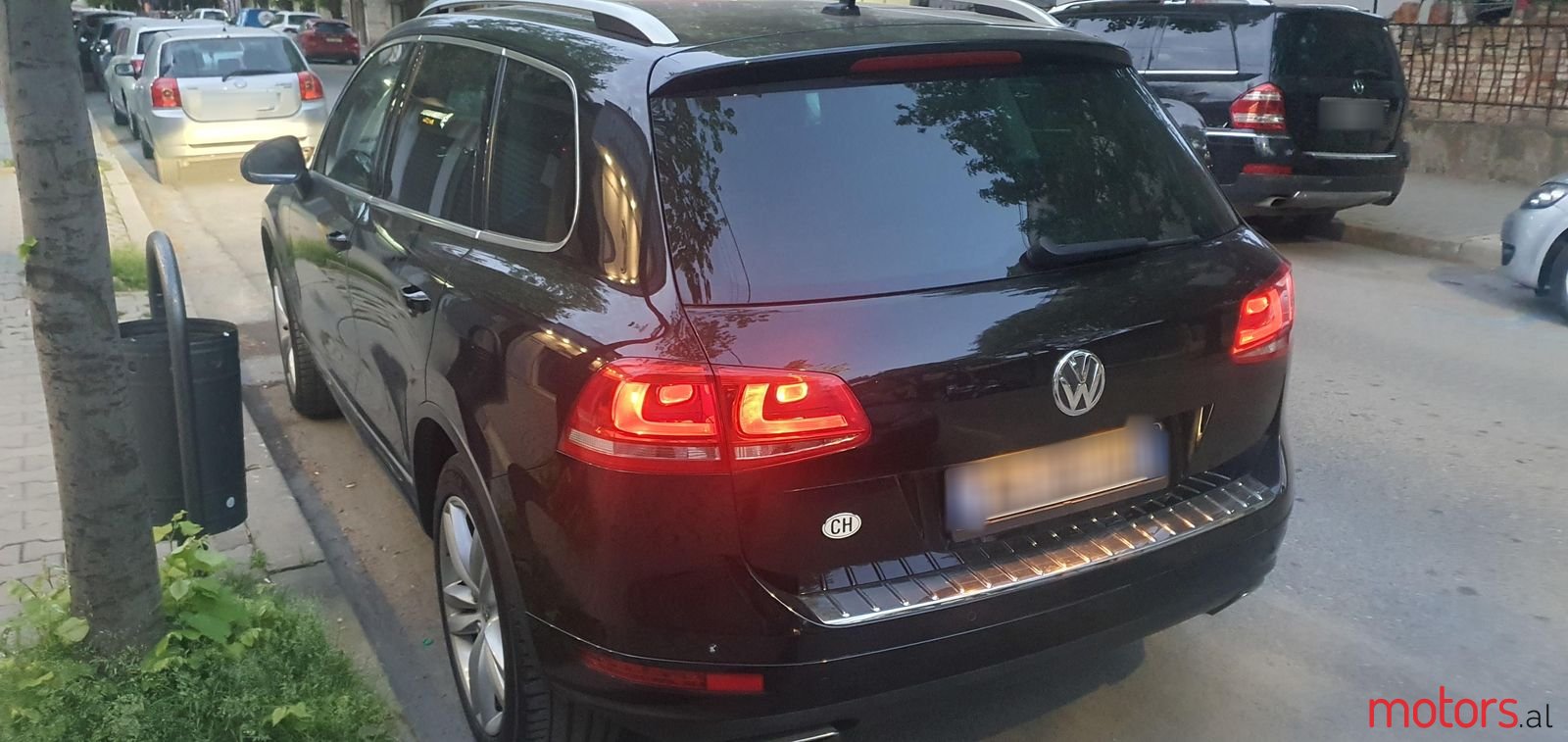 2013' Volkswagen Touareg photo #6